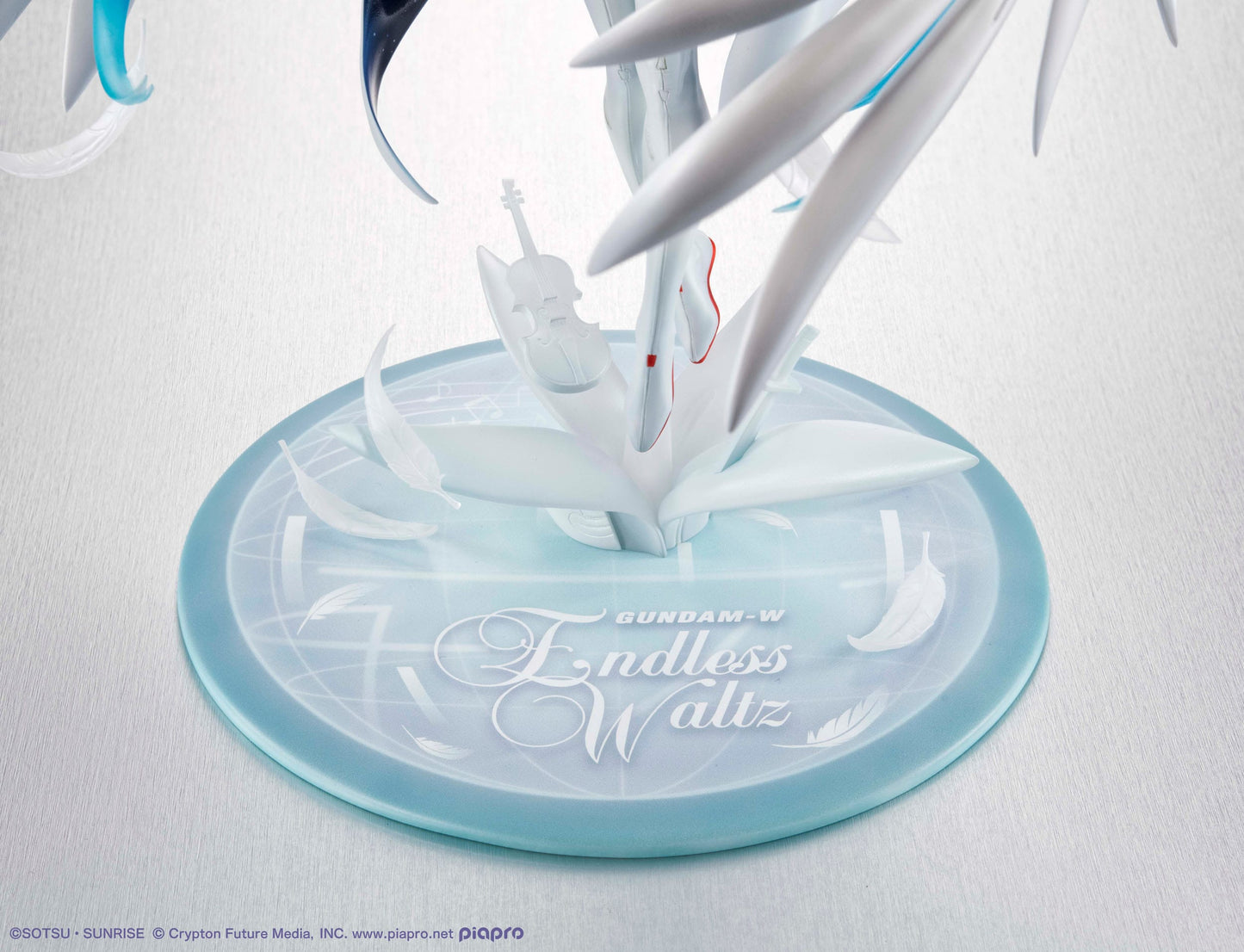 Hatsune Miku x Wing Gundam Zero EW 45th Anniversary MegaHouse - Anime Figuren günstig kaufen