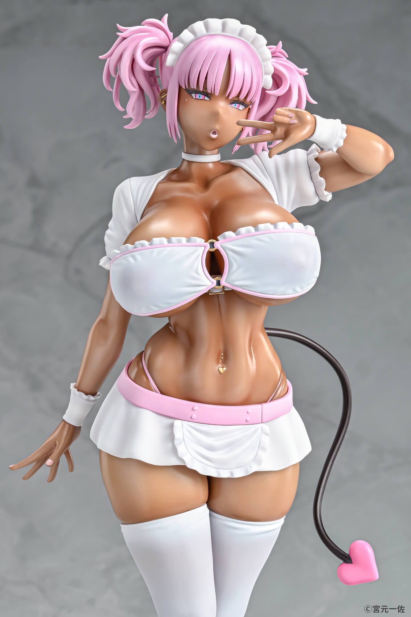 Black Gal Maid Succubus Cocoa Pink Ver. Q-Six