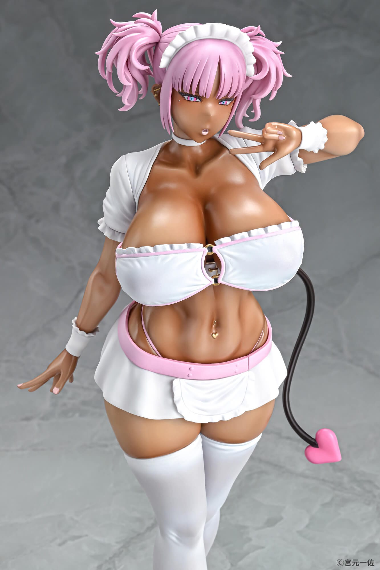 Black Gal Maid Succubus Cocoa Pink Ver. Q-Six