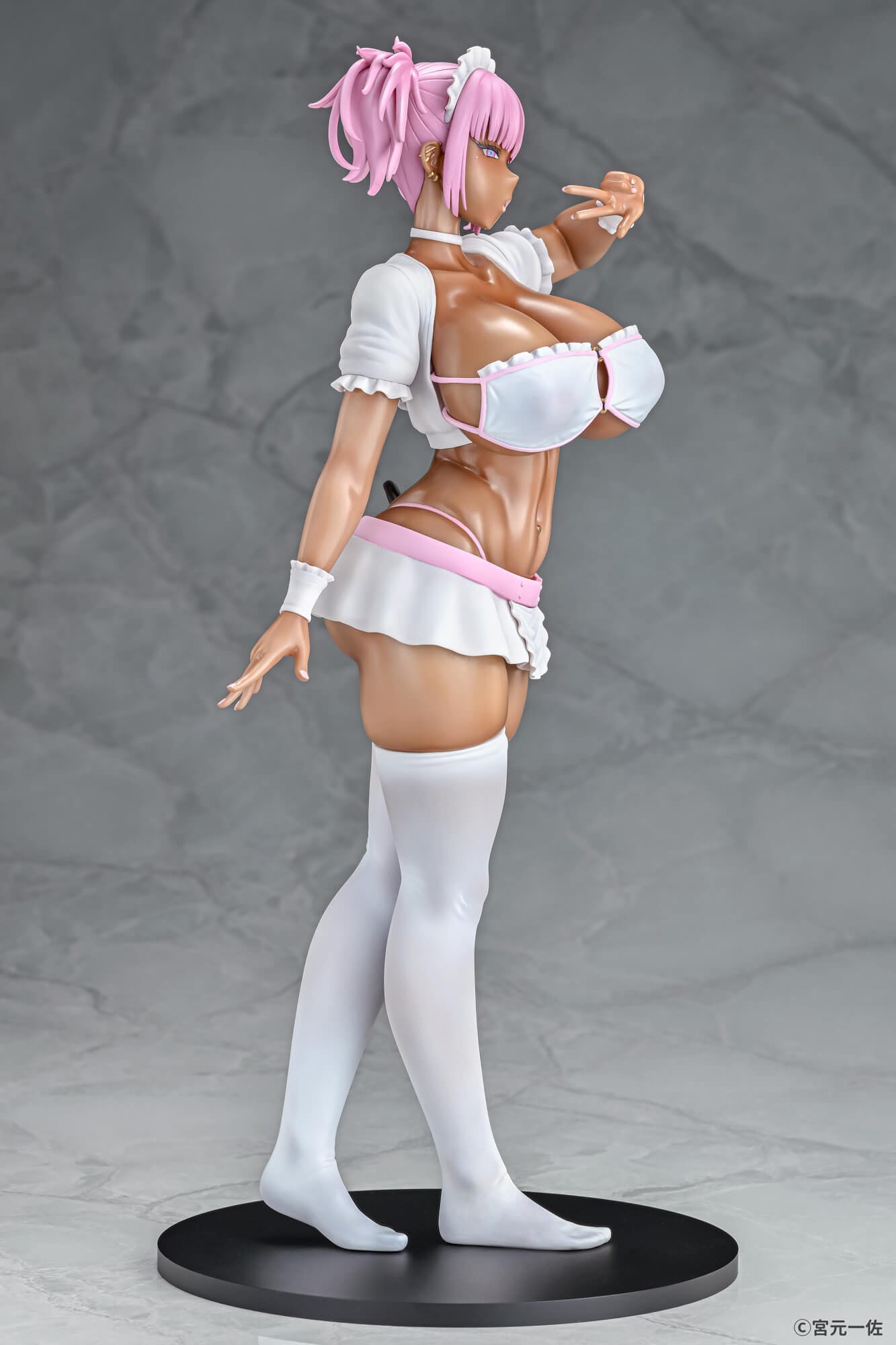 Black Gal Maid Succubus Cocoa Pink Ver. Q-Six