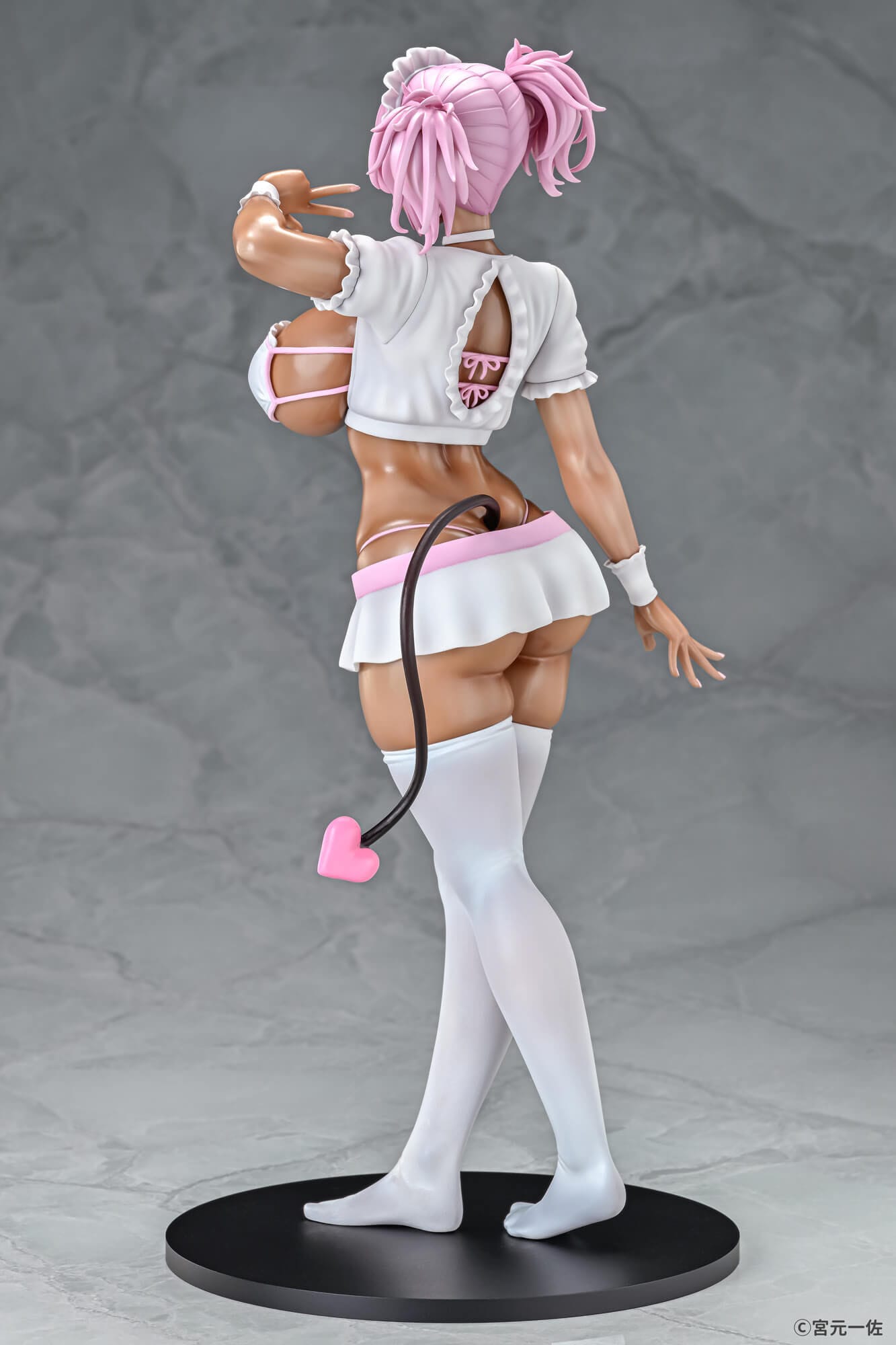 Black Gal Maid Succubus Cocoa Pink Ver. Q-Six