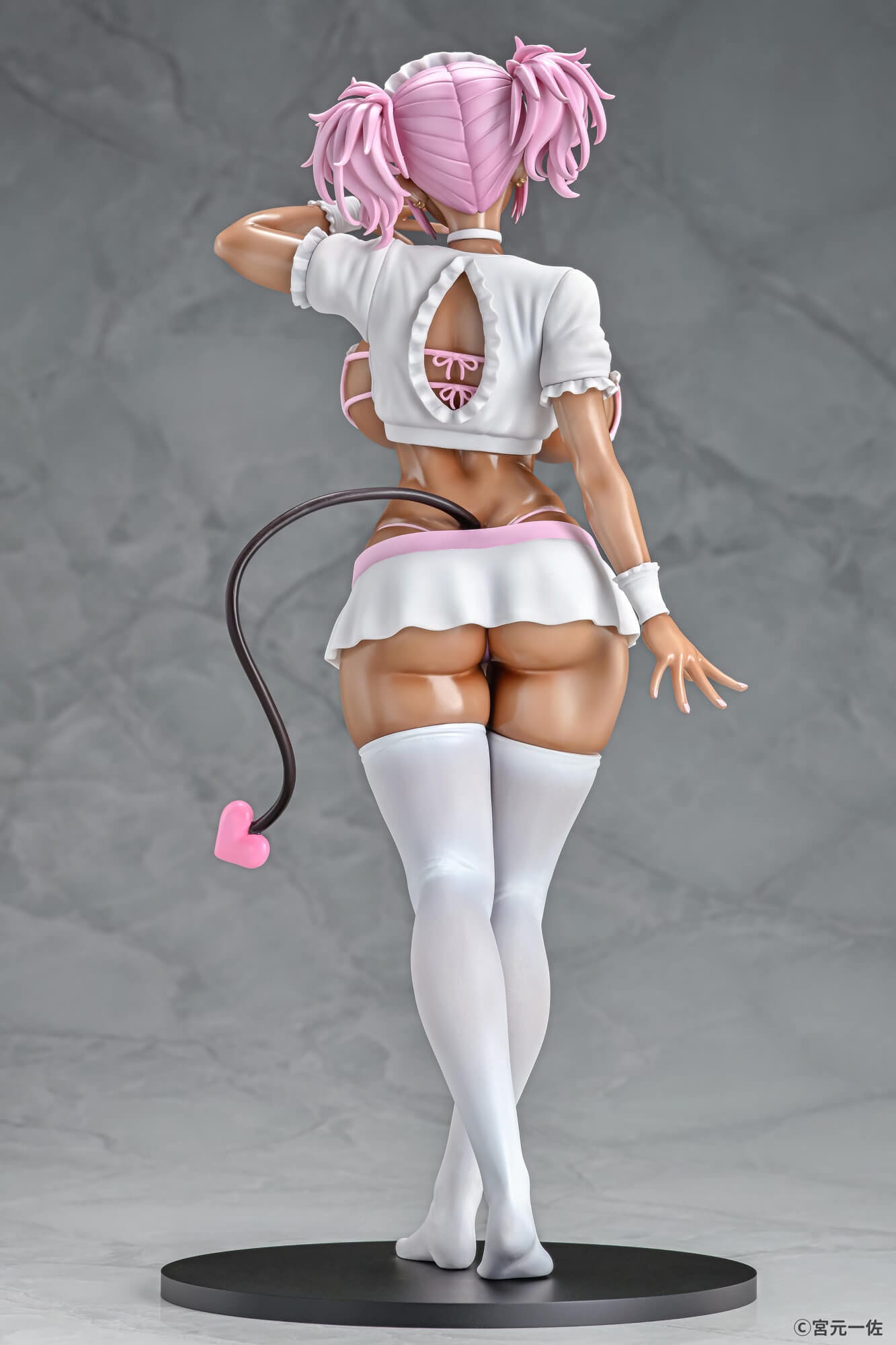 Black Gal Maid Succubus Cocoa Pink Ver. Q-Six