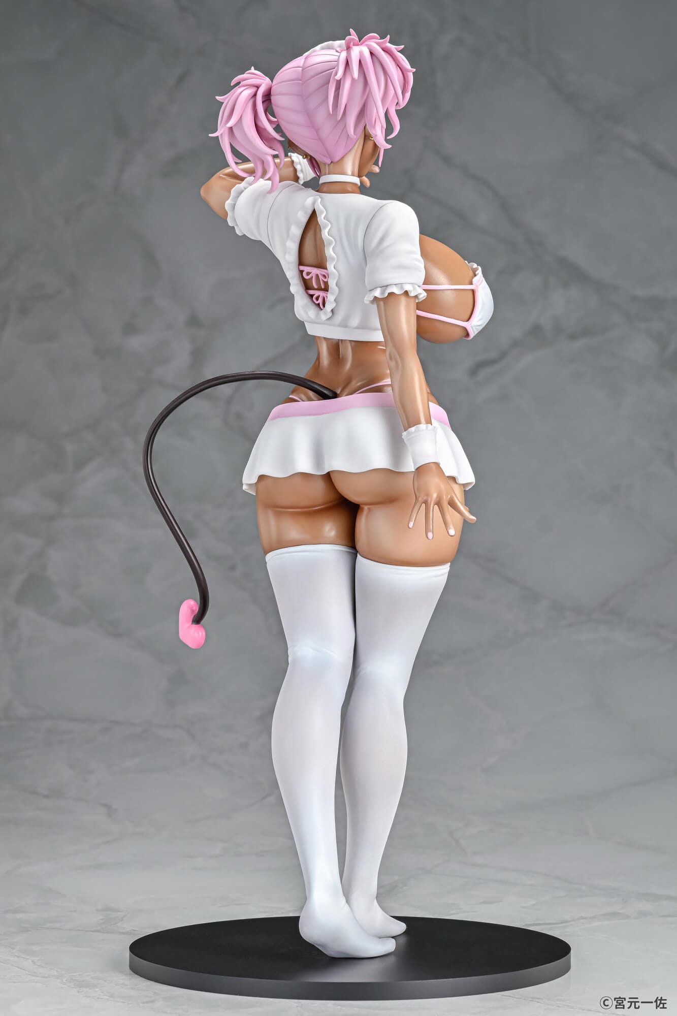 Black Gal Maid Succubus Cocoa Pink Ver. Q-Six