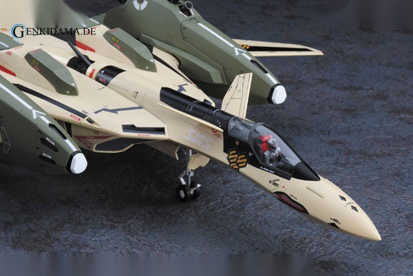 1/72 Macross Frontier Series VF-19EF/A Isamu Special "Macross Frontier" Plastic Model