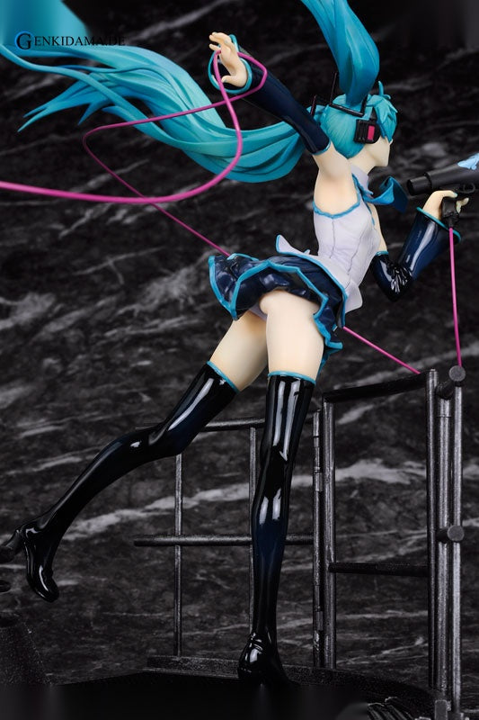 Character Vocal Series 01. Hatsune Miku Love is War ver. (Regular Edition)