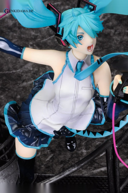 Character Vocal Series 01. Hatsune Miku Love is War ver. (Regular Edition)