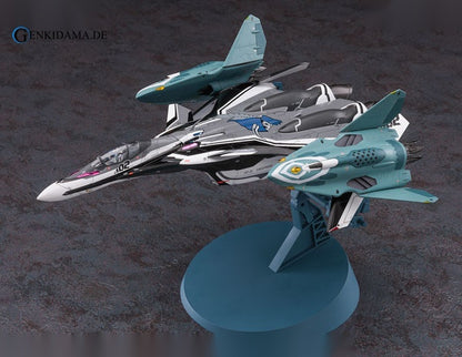 1/72 VF-31F Siegfried Messer Custom/Hayate Custom w/Lill Draken "Movie Macross Delta" Plastic Model