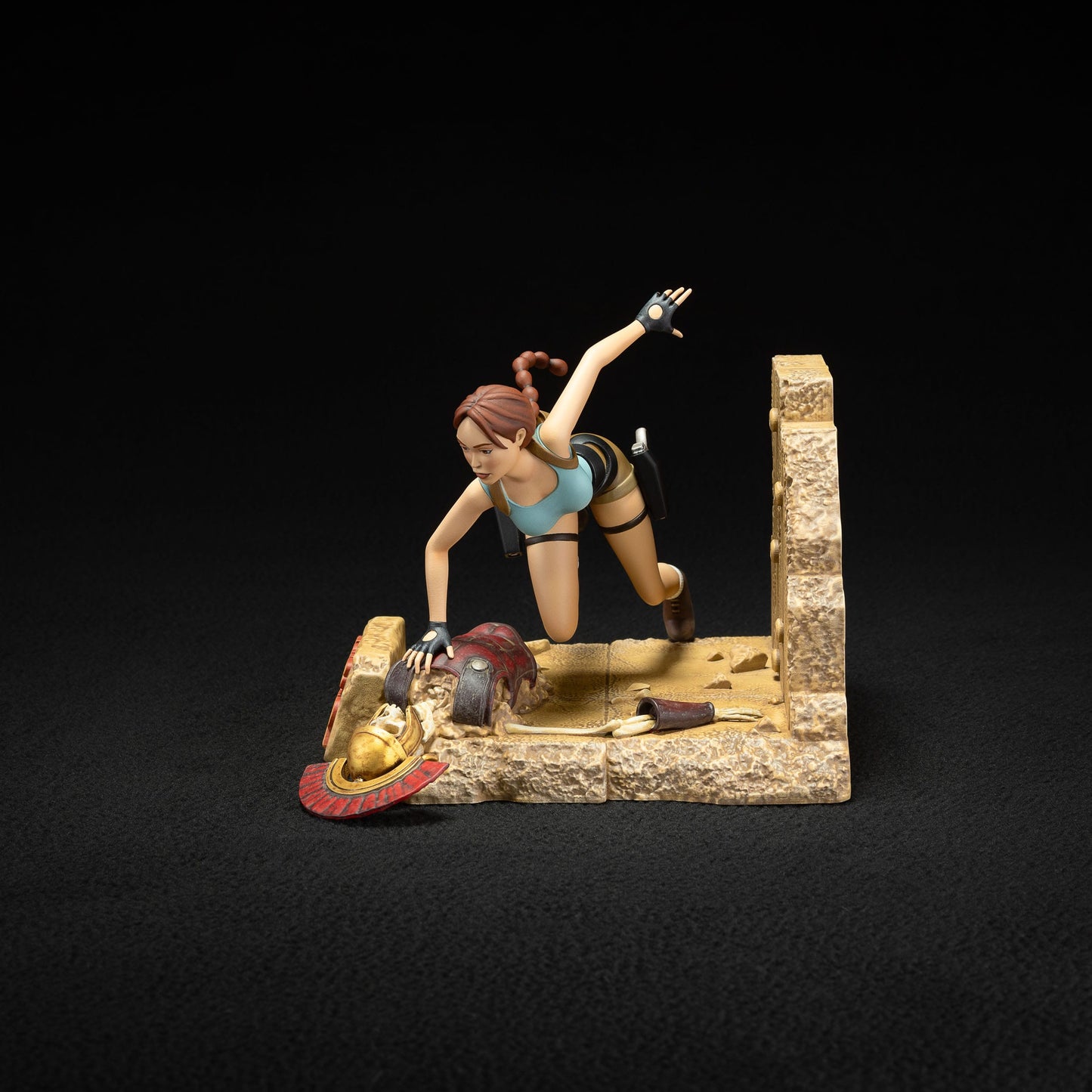 Lara Croft Classic Era Tomb Raider 1996 Dark Horse