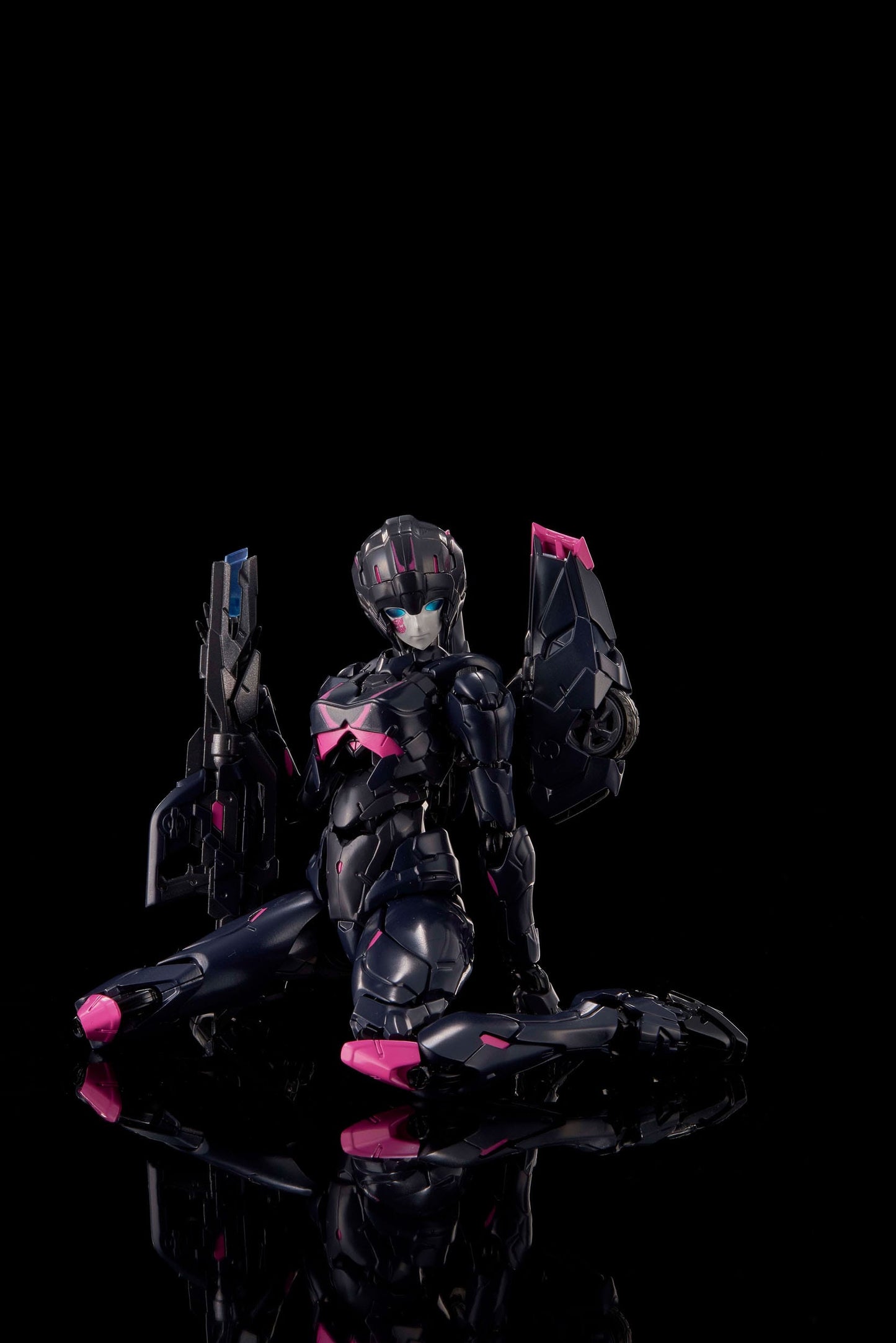 Black Arcee Transformers Furai Plastic Model Kit Flame Toys