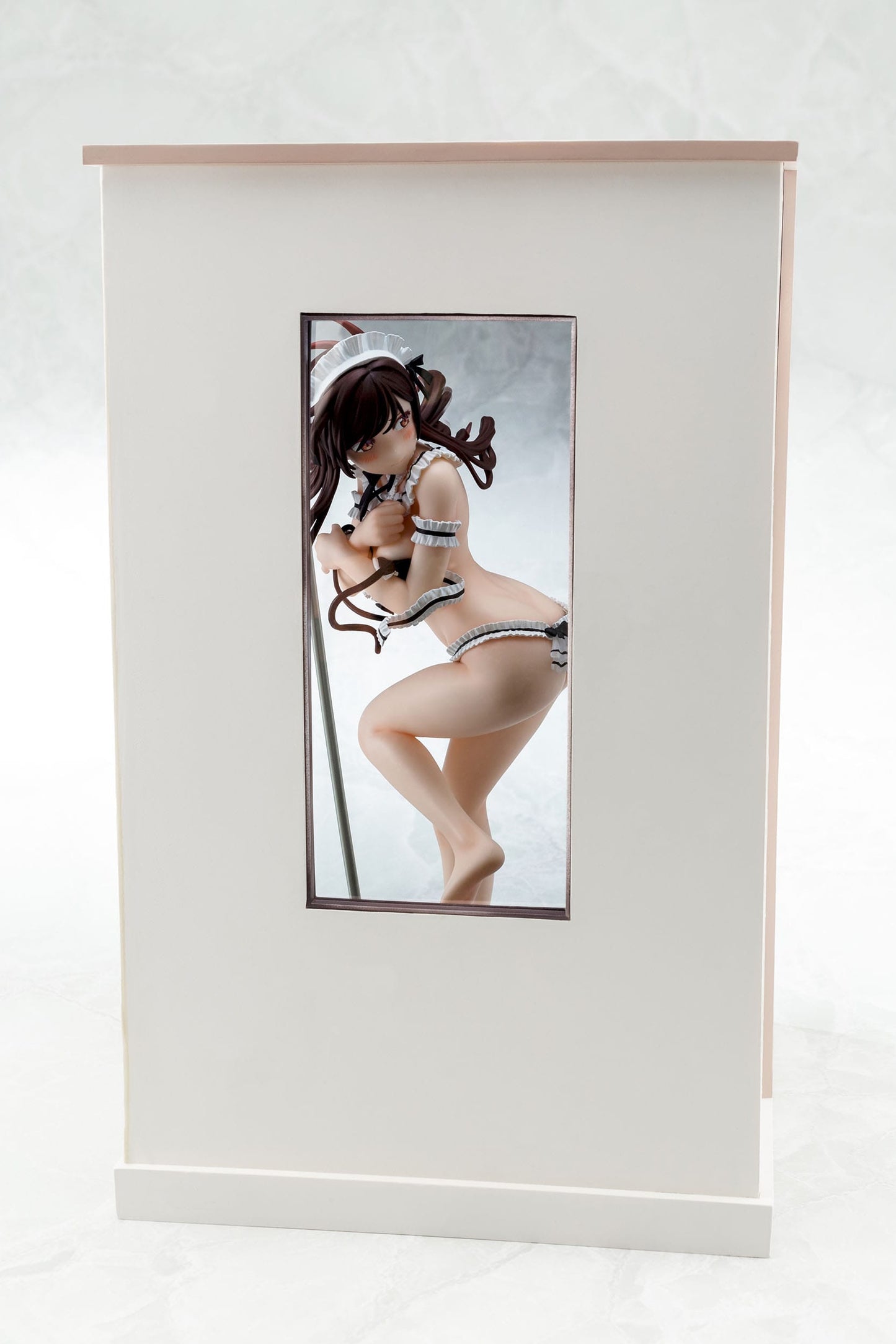 Chizuru Mizuhara Maid Bikini de cleanup Hakoiri Musume Inc.