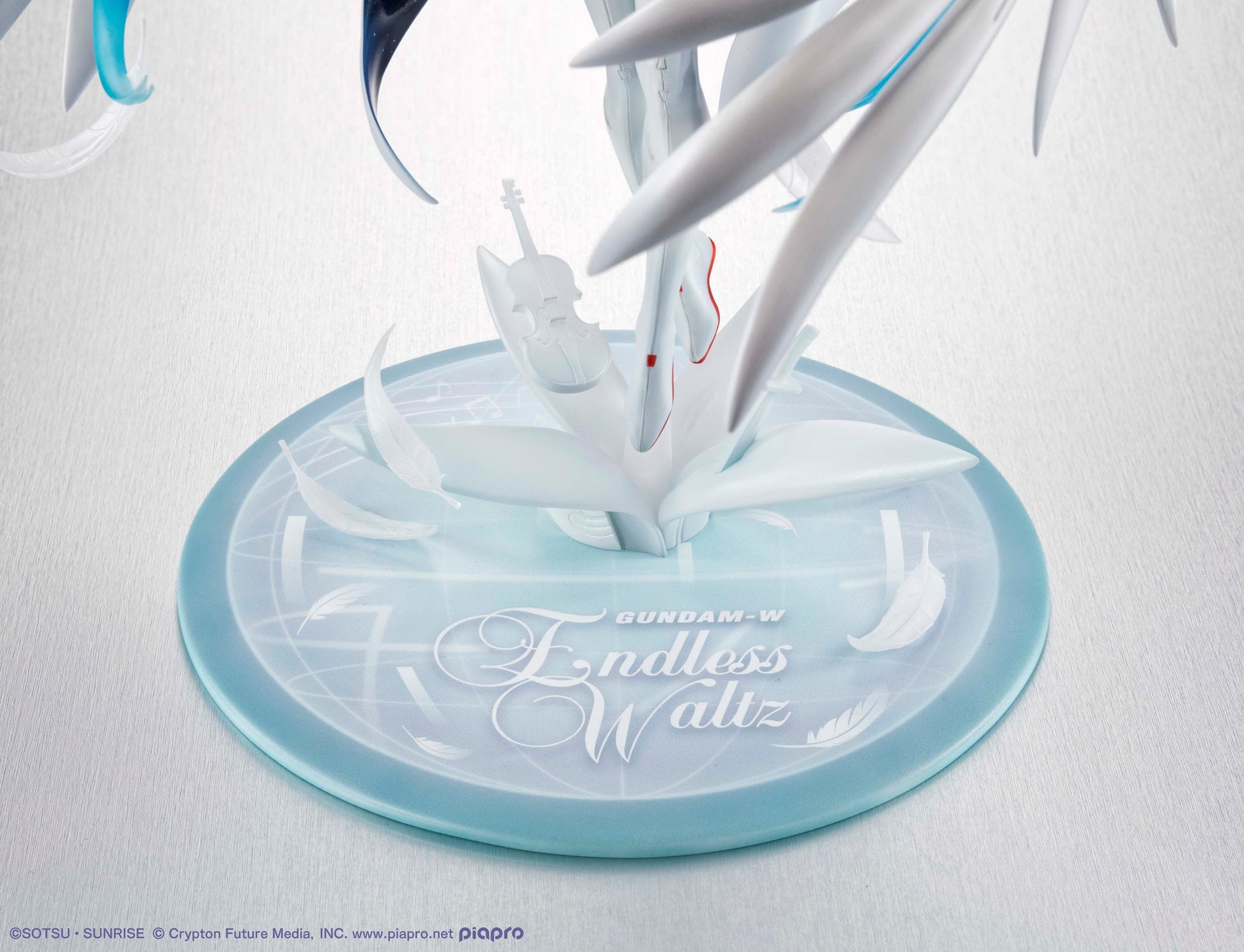 Hatsune Miku x Wing Gundam Zero EW 45th Anniversary MegaHouse - Anime Figuren günstig kaufen