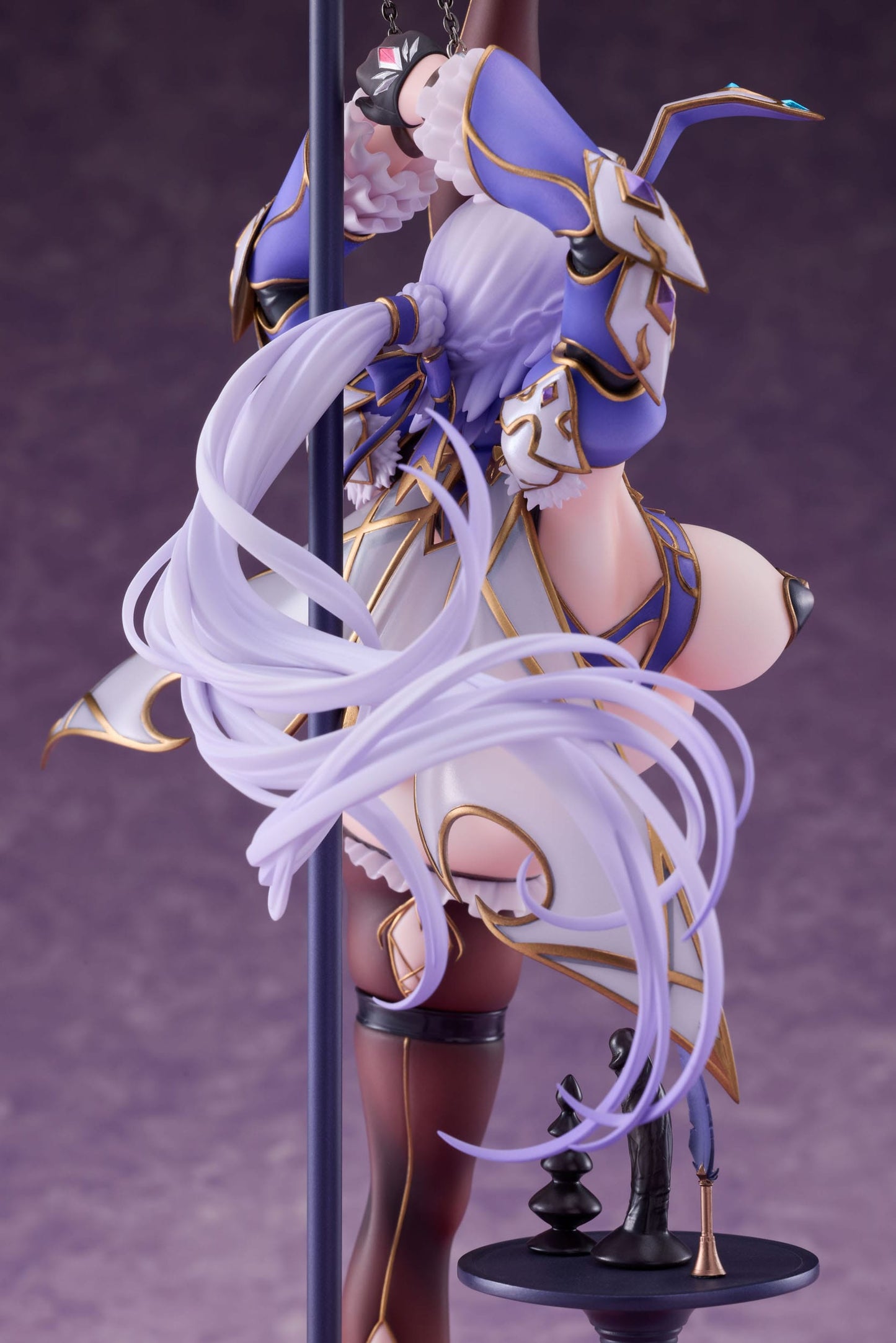 Captive Knight Zephyria - Deluxe Vrr. - PartyLook