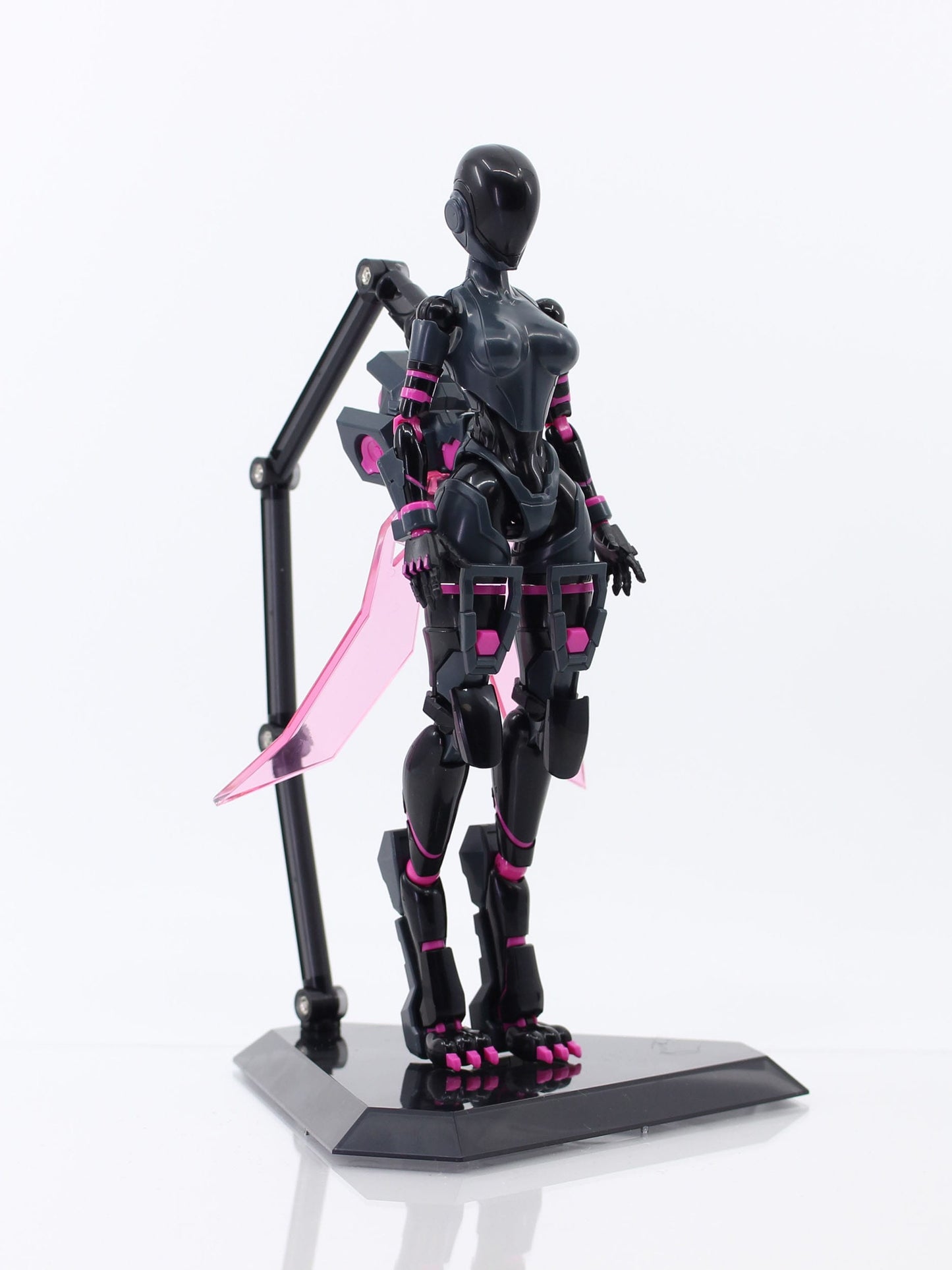 Vio the Rabbit Plastic Model Kit Sentinel