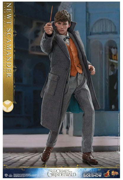 Newt Scamander 1/6 Scale Collectible Figure – Hot Toys (Fantastic Beasts: The Crimes of Grindelwald) - Anime Figuren günstig kaufen