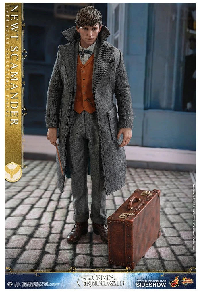 Newt Scamander 1/6 Scale Collectible Figure – Hot Toys (Fantastic Beasts: The Crimes of Grindelwald) - Anime Figuren günstig kaufen
