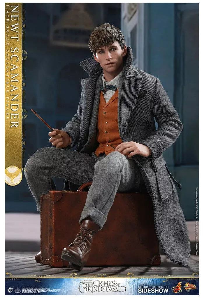 Newt Scamander 1/6 Scale Collectible Figure – Hot Toys (Fantastic Beasts: The Crimes of Grindelwald) - Anime Figuren günstig kaufen