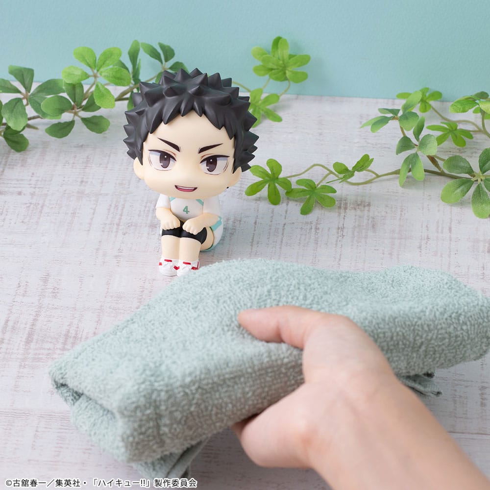 Hajime Iwaizumi Uniform Ver. Look Up MegaHouse